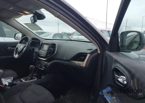 2016 Jeep Cherokee Latitude z USA, uszkodzony, nr VIN 1C4PJMCB4GW112582